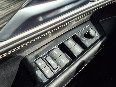 2024 Jeep Wagoneer L Series II BLIND-SPOT & PARKSENSE­®