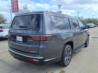 2024 Jeep Wagoneer L Series II BLIND-SPOT & PARKSENSE­®