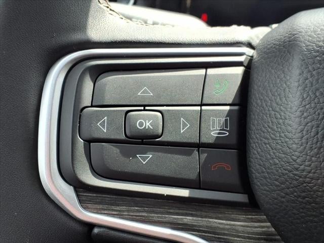 2024 Jeep Wagoneer L Series II BLIND-SPOT & PARKSENSE­®