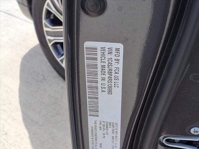 2024 Jeep Wagoneer L Series II BLIND-SPOT & PARKSENSE­®