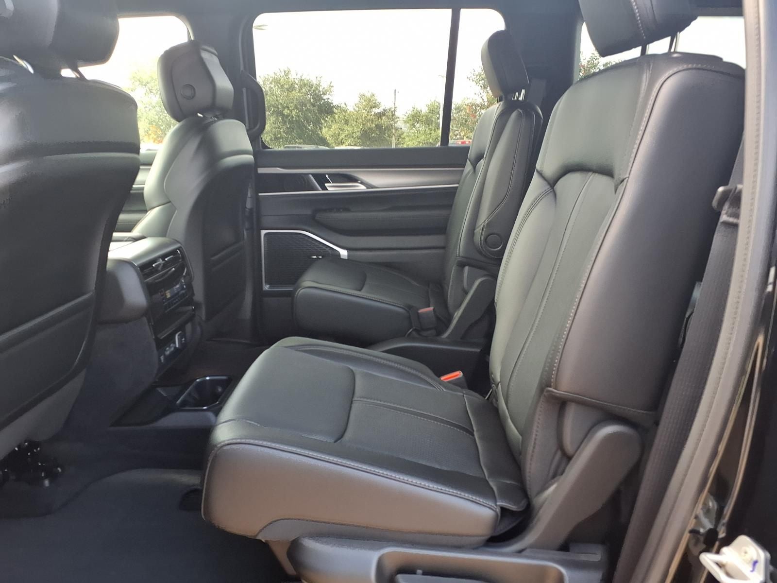 2026 Jeep Grand Wagoneer L 4x4