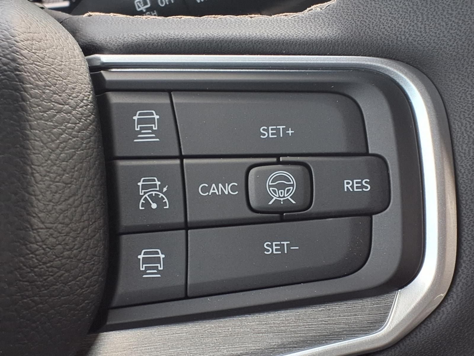 2026 Jeep Grand Wagoneer 4x2