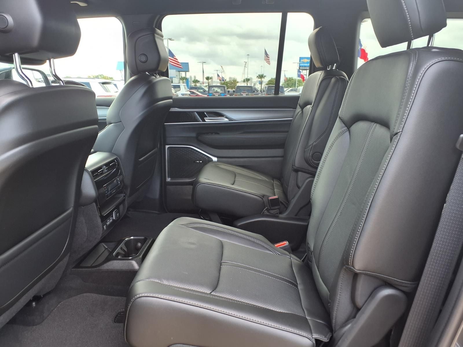 2026 Jeep Grand Wagoneer 4x2
