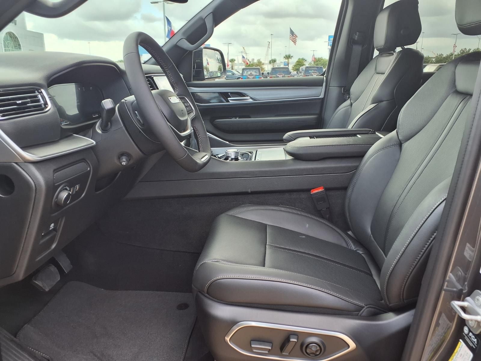 2026 Jeep Grand Wagoneer 4x2