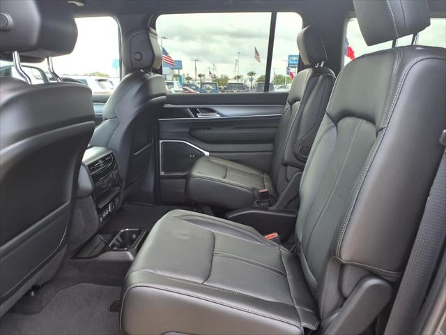 2026 Jeep Grand Wagoneer 4x2