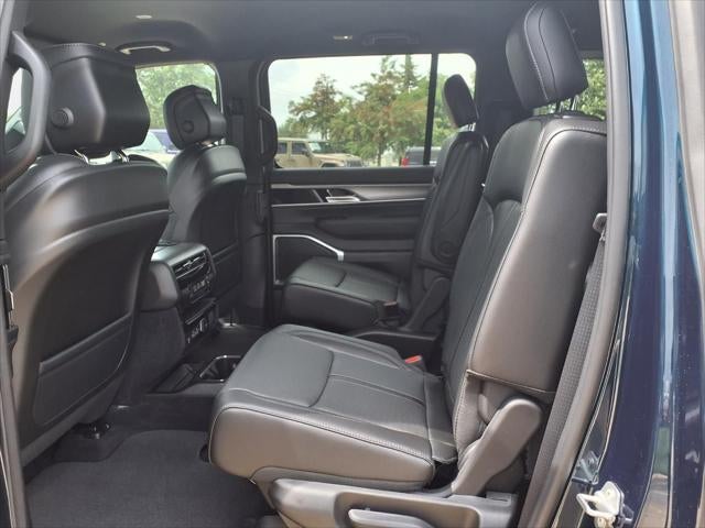 2026 Jeep Grand Wagoneer 4x2