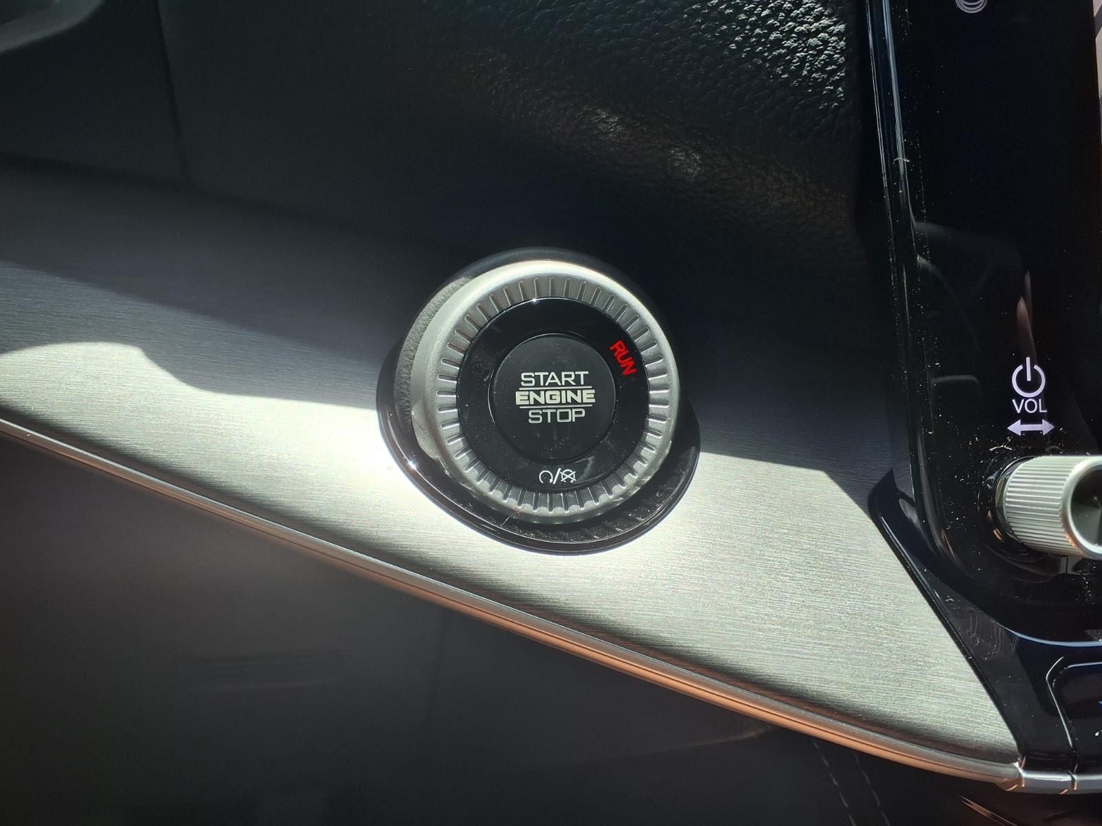 2026 Jeep Grand Wagoneer 4x2