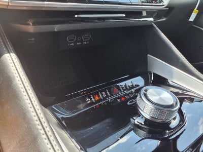 2026 Jeep Grand Wagoneer 4x2