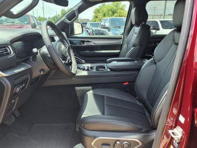 2026 Jeep Grand Wagoneer 4x2