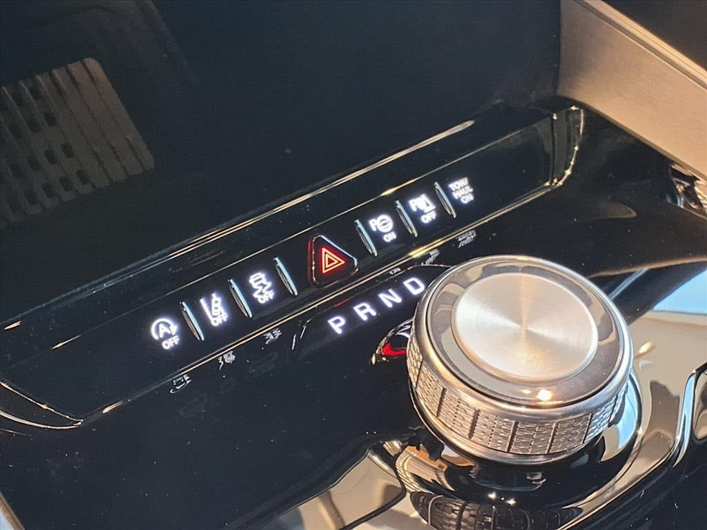 2026 Jeep Grand Wagoneer 4x2