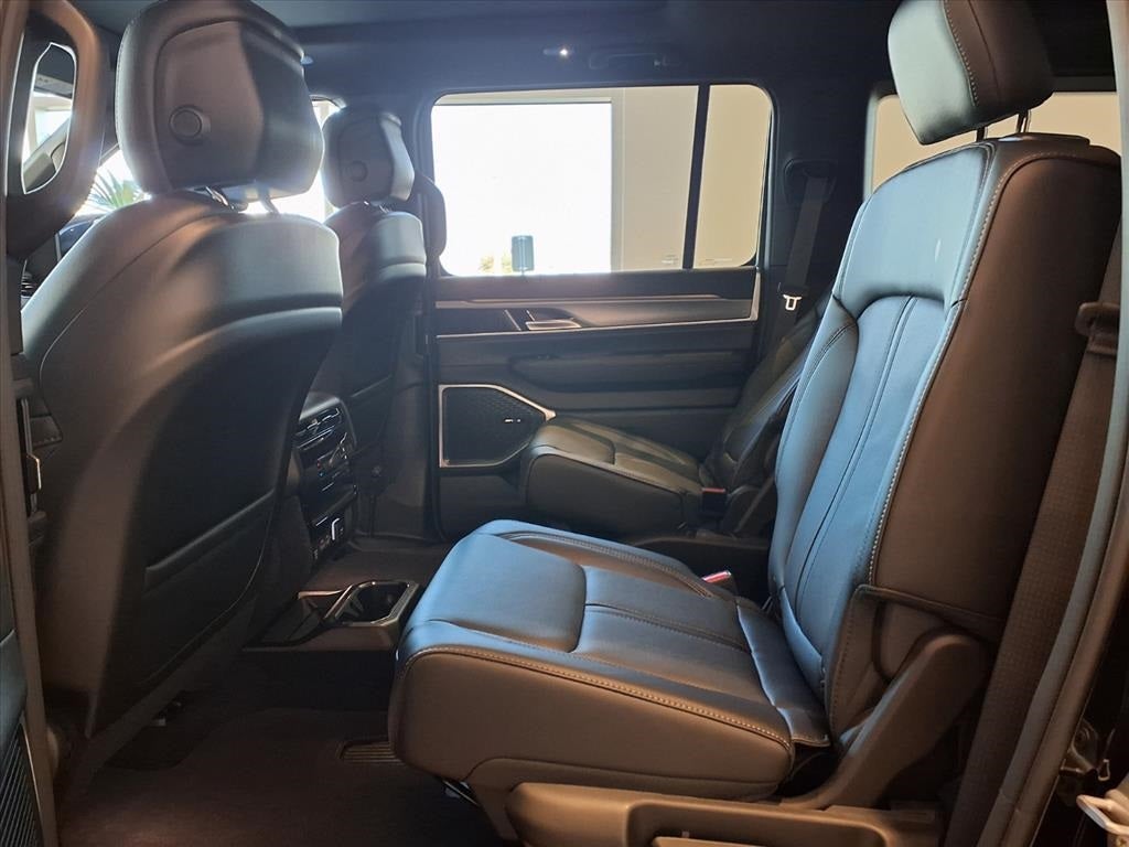 2026 Jeep Grand Wagoneer 4x2