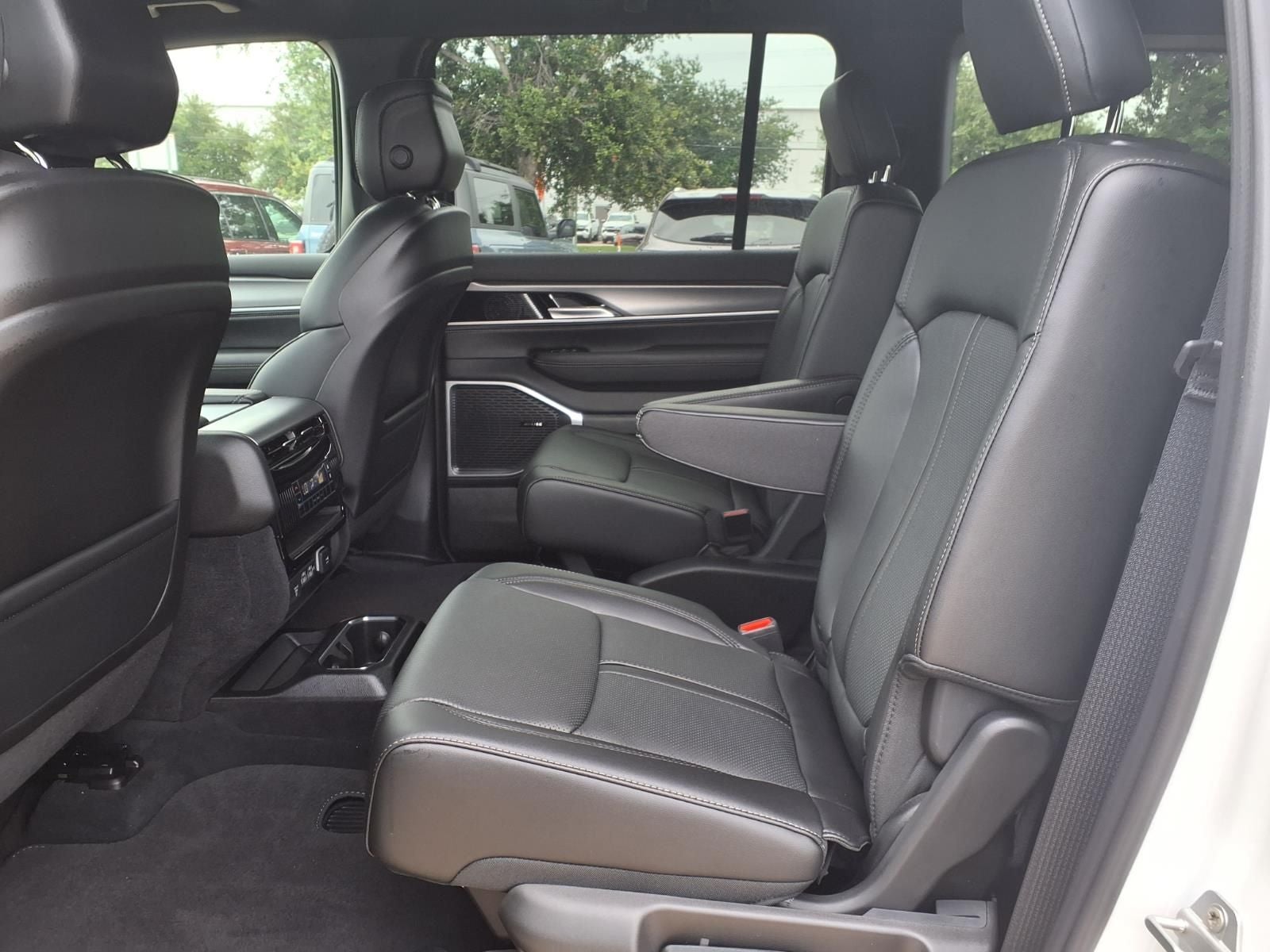 2026 Jeep Grand Wagoneer 4x2