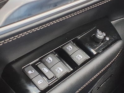 2024 Jeep Wagoneer Series II 2ND-ROW SEATING GROUP