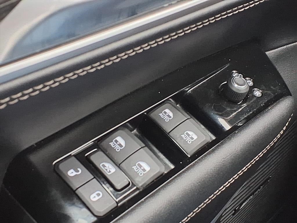 2024 Jeep Wagoneer Series II 2ND-ROW SEATING GROUP