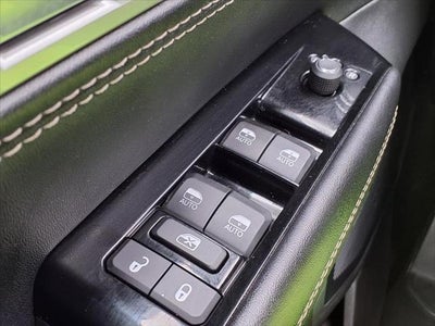 2024 Jeep Wagoneer Series II PARKSENSE® & BLIND-SPOT