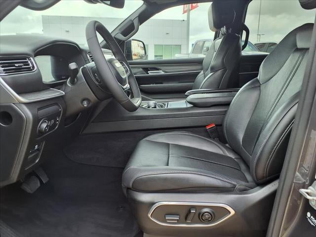 2024 Jeep Wagoneer Series II PARKSENSE® & BLIND-SPOT