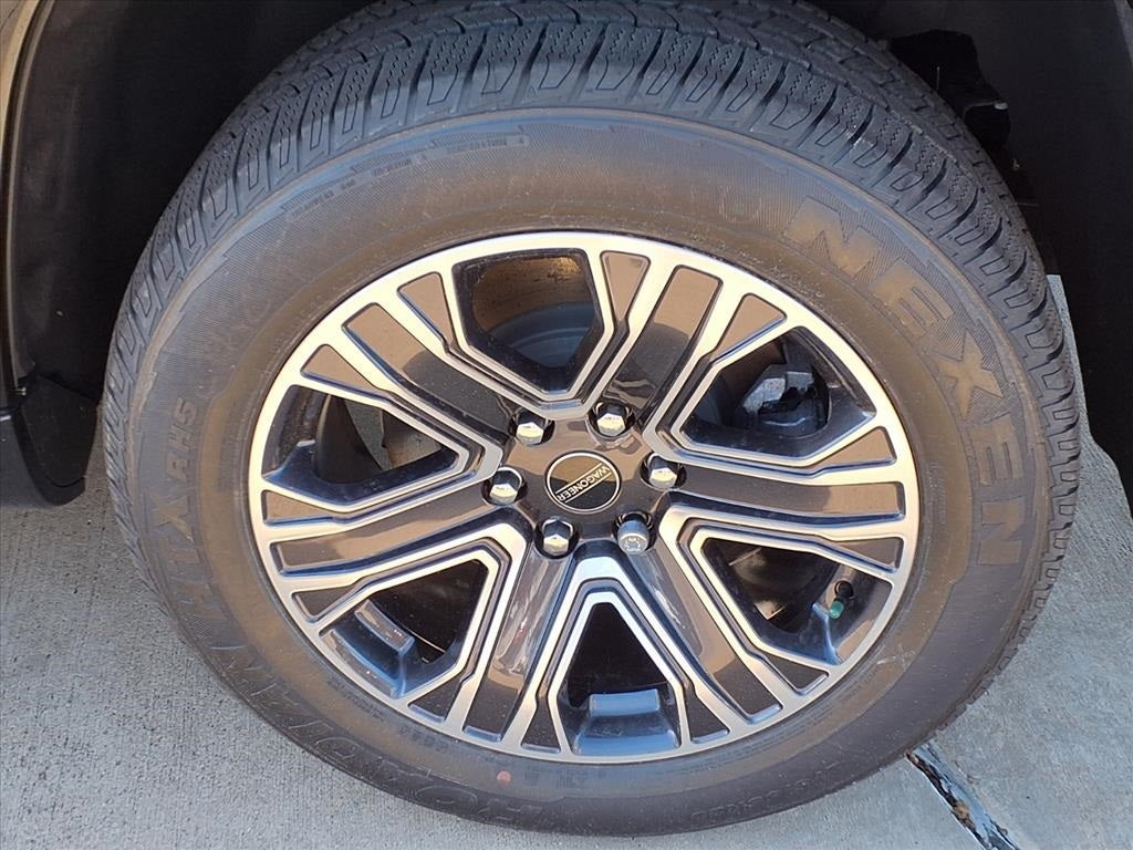 2025 Jeep Wagoneer Base