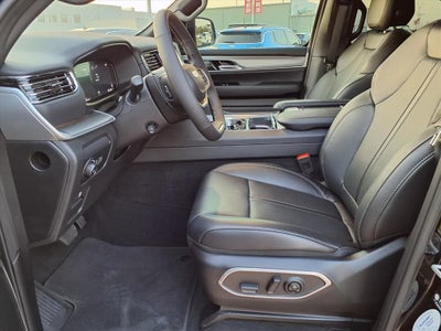 2025 Jeep Wagoneer Base