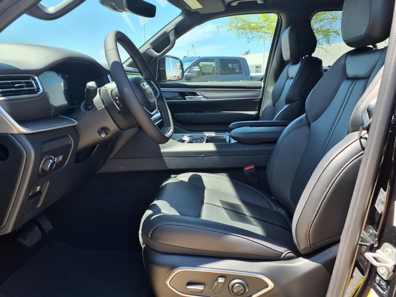 2026 Jeep Grand Wagoneer Limited Reserve