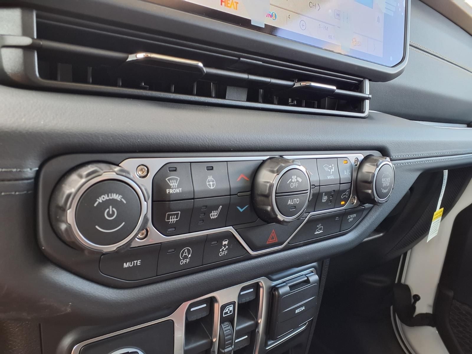 2026 Jeep Gladiator Sahara