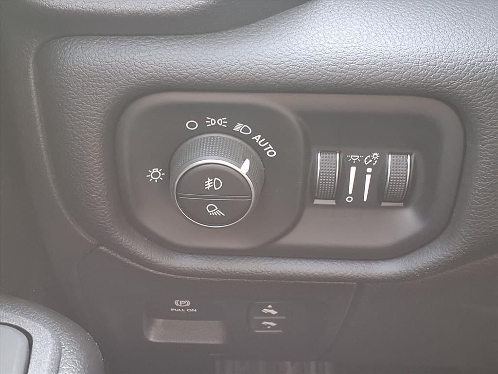 2025 RAM RAM 1500 Big Horn/Lone Star SPORT APPEARANCE PKG