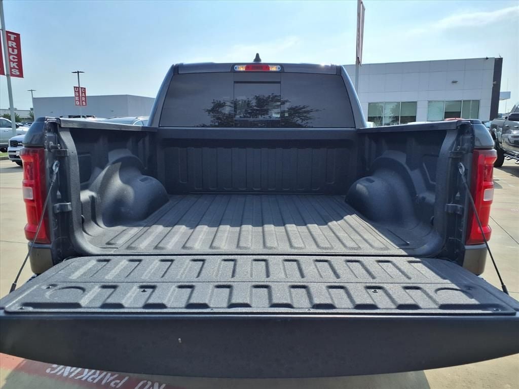 2025 RAM RAM 1500 Big Horn/Lone Star SPORT APPEARANCE PKG
