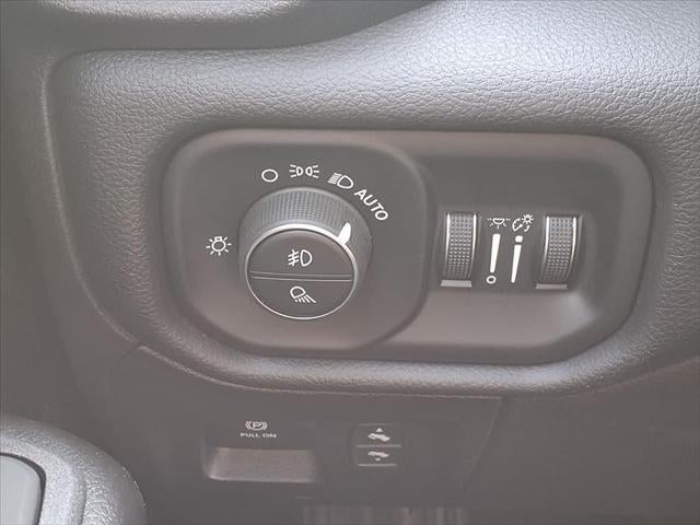 2025 RAM RAM 1500 Big Horn/Lone Star SPORT APPEARANCE PKG