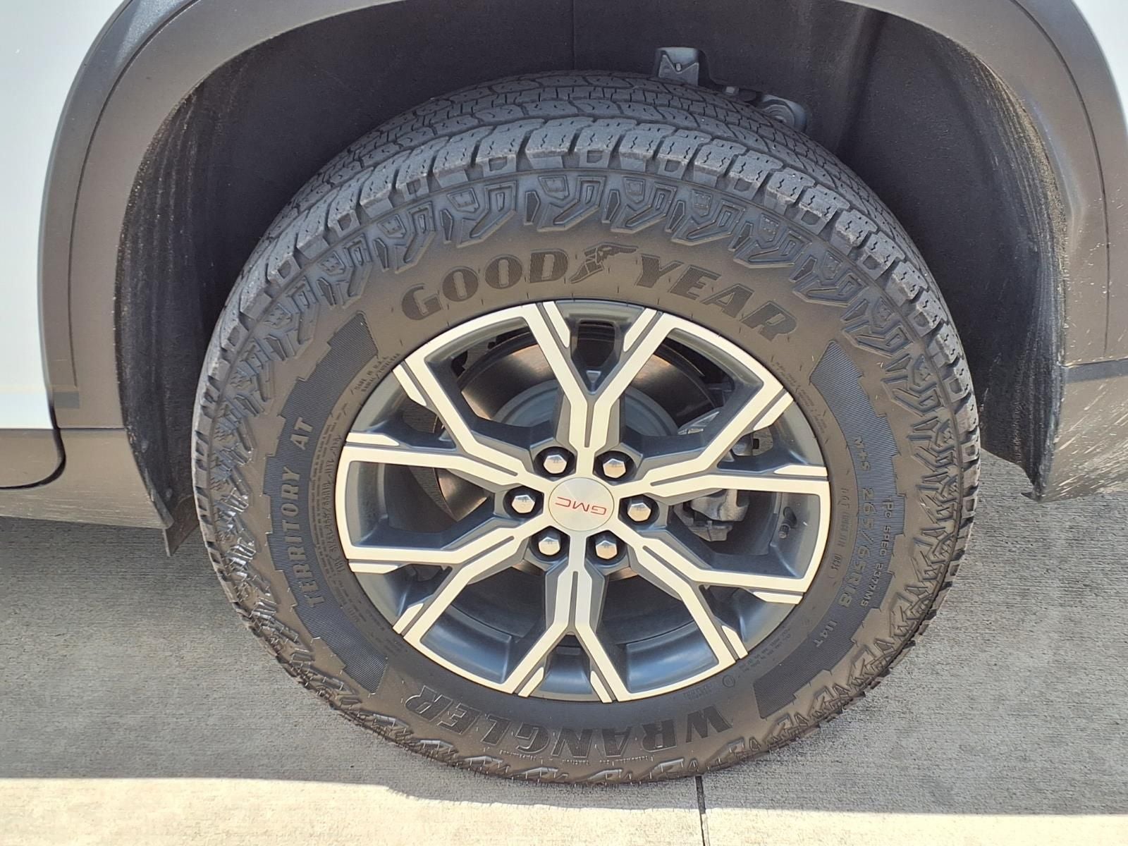 2025 GMC Acadia AT4 AWD