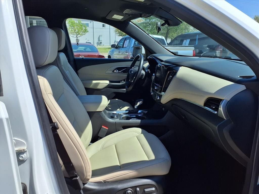 2022 Chevrolet Traverse LT Leather