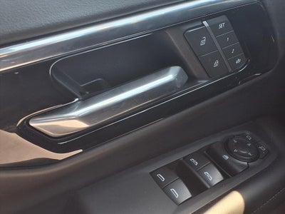 2025 Chevrolet Suburban LT