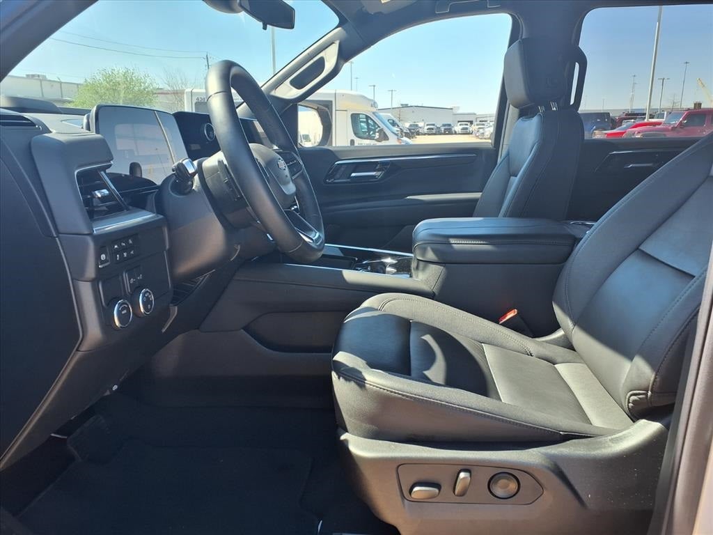 2025 Chevrolet Suburban LT