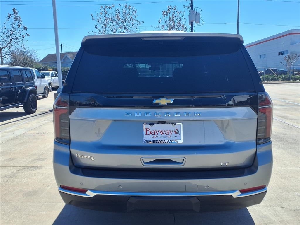 2025 Chevrolet Suburban LT