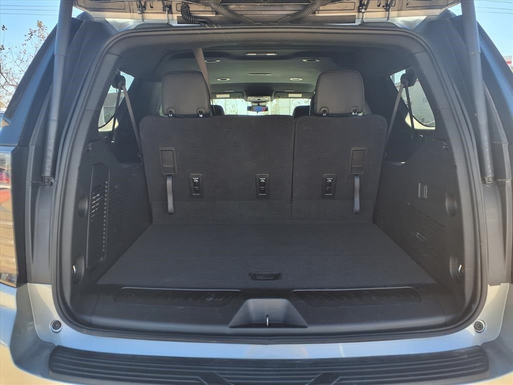 2025 Chevrolet Suburban LT