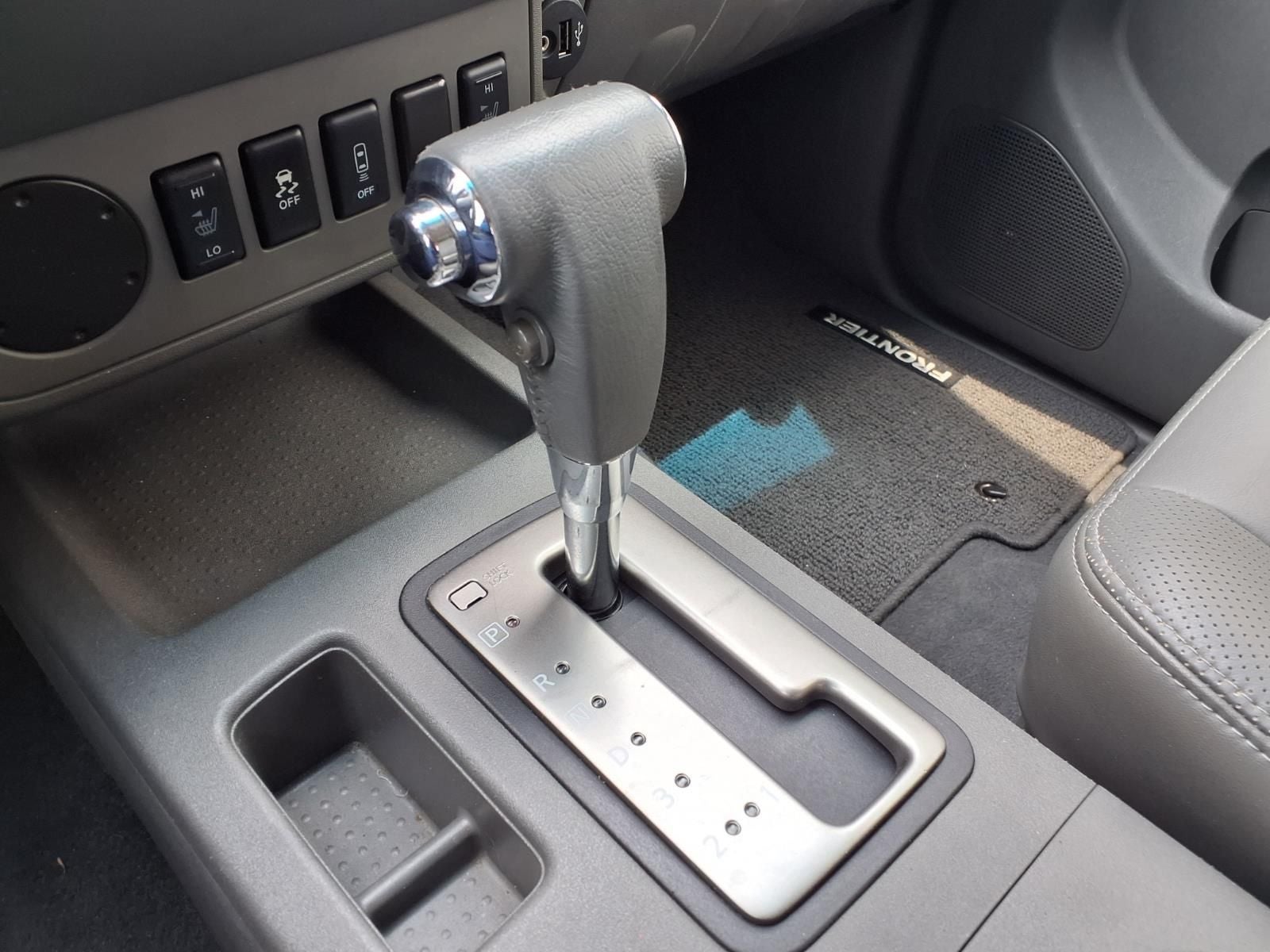 2019 Nissan Frontier SL V6 CREW CAB