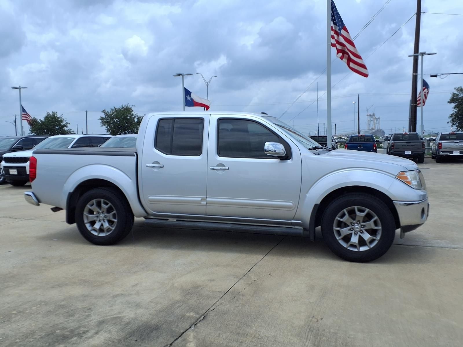 2019 Nissan Frontier SL V6 CREW CAB