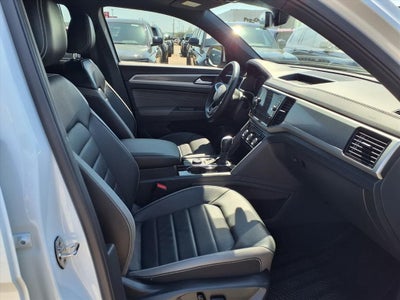 2023 Volkswagen Atlas Cross Sport 3.6L V6 SEL Premium R-Line COLLISION MITIGATION