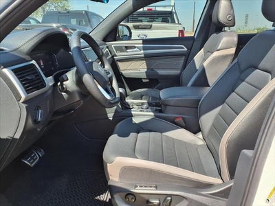 2023 Volkswagen Atlas Cross Sport 3.6L V6 SEL Premium R-Line COLLISION MITIGATION