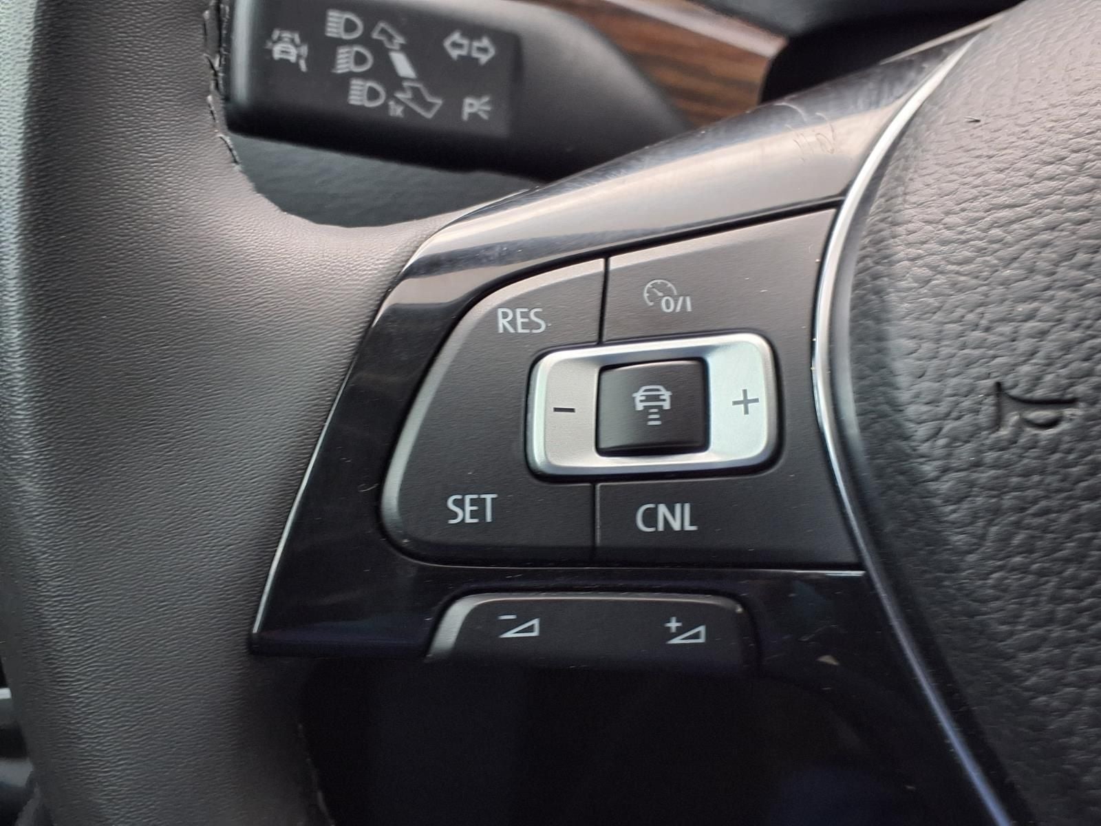 2022 Volkswagen Passat 2.0T Limited Edition
