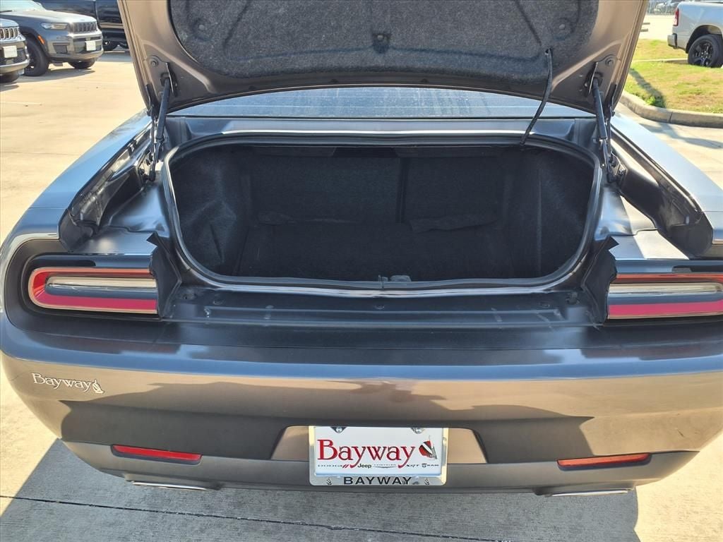 2021 Dodge Challenger SXT BLACKTOP