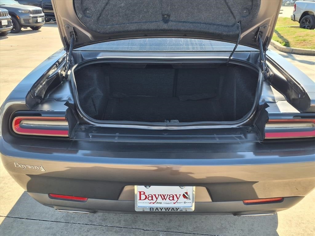 2021 Dodge Challenger SXT BLACKTOP