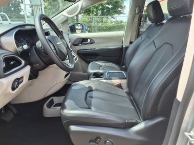 2024 Chrysler Pacifica Touring L BLIND SPOT & FCW-P