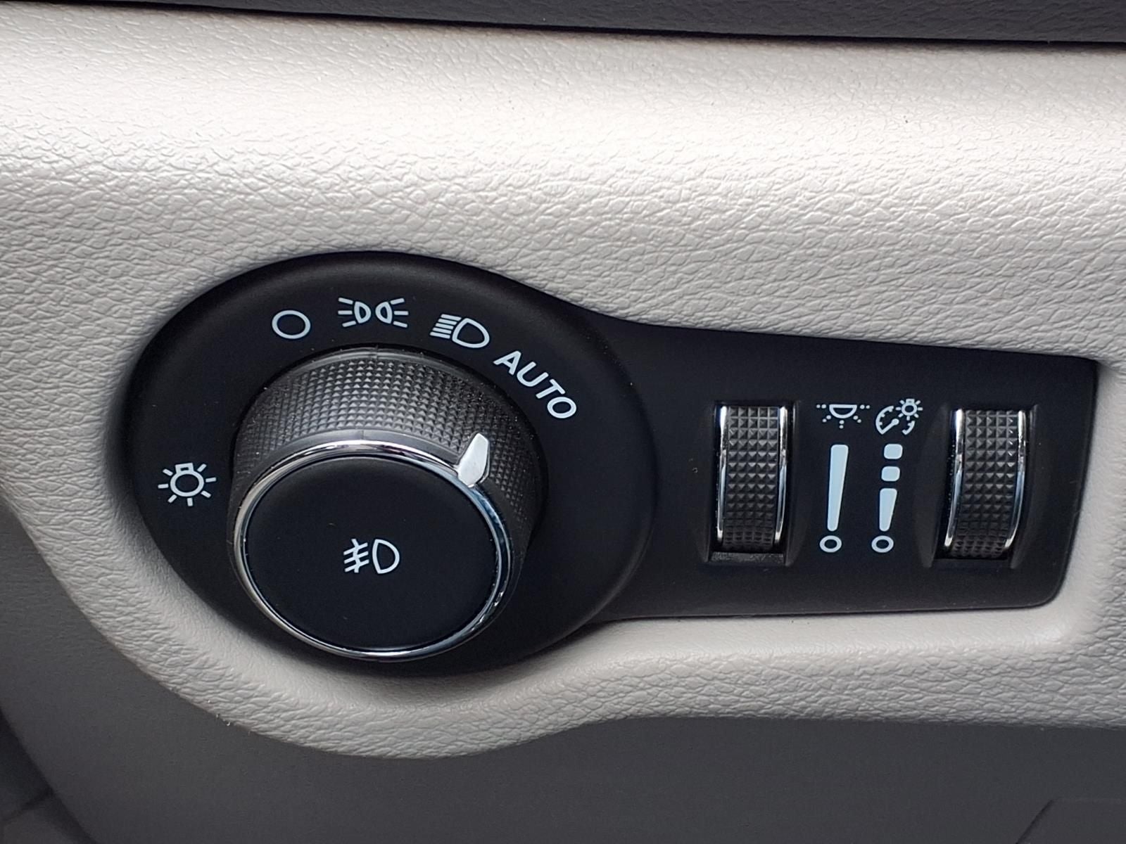 2023 Chrysler Pacifica Touring L BLIND-SPOT