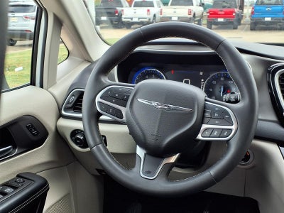 2023 Chrysler Pacifica Touring L BLIND-SPOT