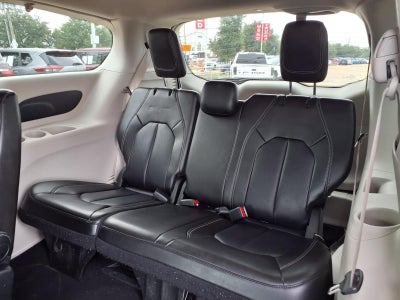 2023 Chrysler Pacifica Touring L BLIND-SPOT
