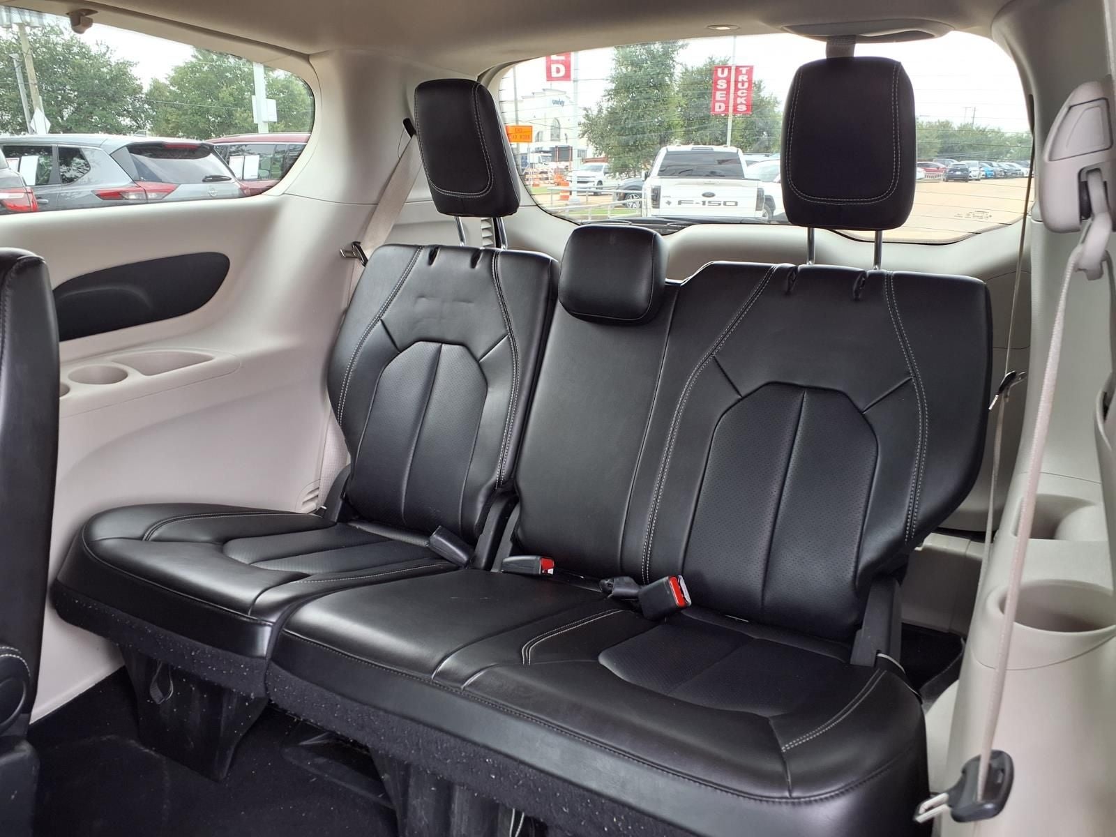 2023 Chrysler Pacifica Touring L BLIND-SPOT