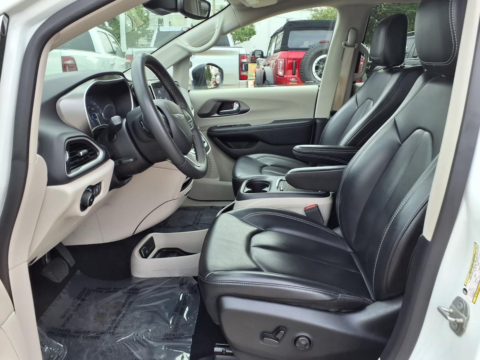 2023 Chrysler Pacifica Touring L BLIND-SPOT
