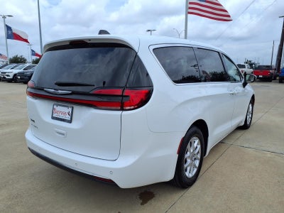 2023 Chrysler Pacifica Touring L BLIND-SPOT