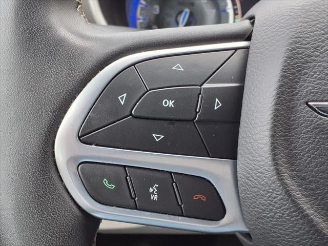 2023 Chrysler Pacifica Touring L BLIND-SPOT