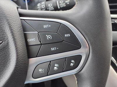 2023 Chrysler Pacifica Touring L BLIND-SPOT