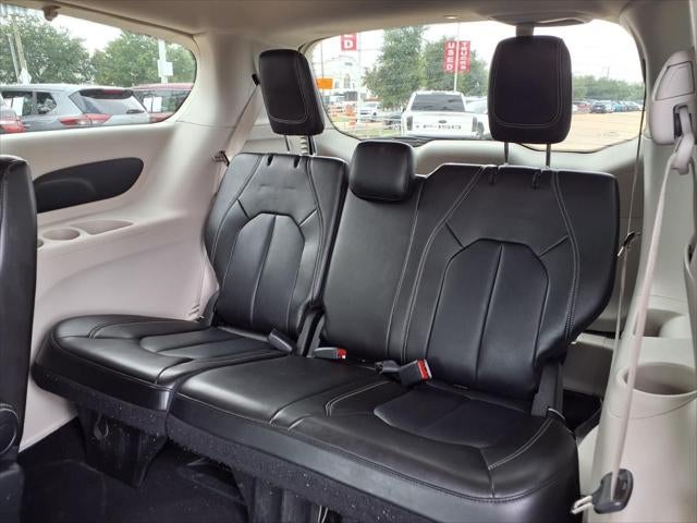 2023 Chrysler Pacifica Touring L BLIND-SPOT